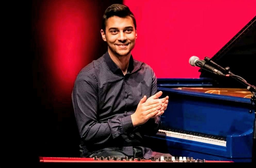 «DE PEQUEÑO MI TÍO ME PONÍA EL CONCIERTO EN LEVERKUSEN DE PACO DE LUCÍA. PACO SE FUE Y SUS COLABORADORES  AHORA SON MIS COMPAÑEROS» – JOSÉ LUIS KAELE. PIANISTA DE&nbsp;JAZZ